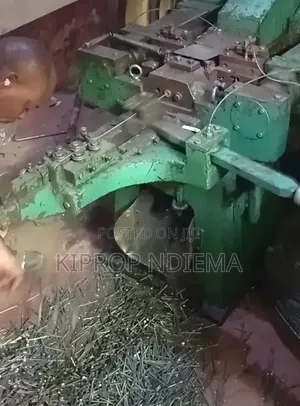 Salling Nail Machine