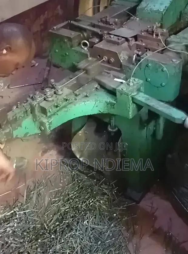 Salling Nail Machine - main view