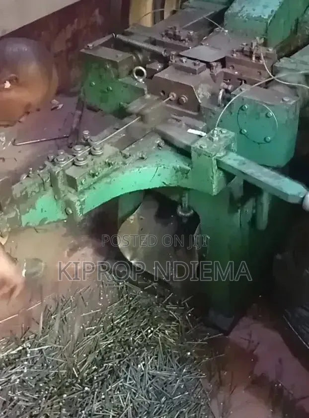 Salling Nail Machine