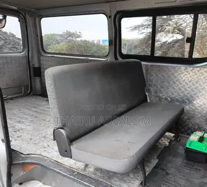 Toyota HiAce 2015 Silver