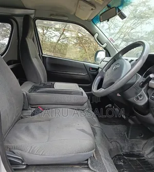 Toyota HiAce 2015 Silver