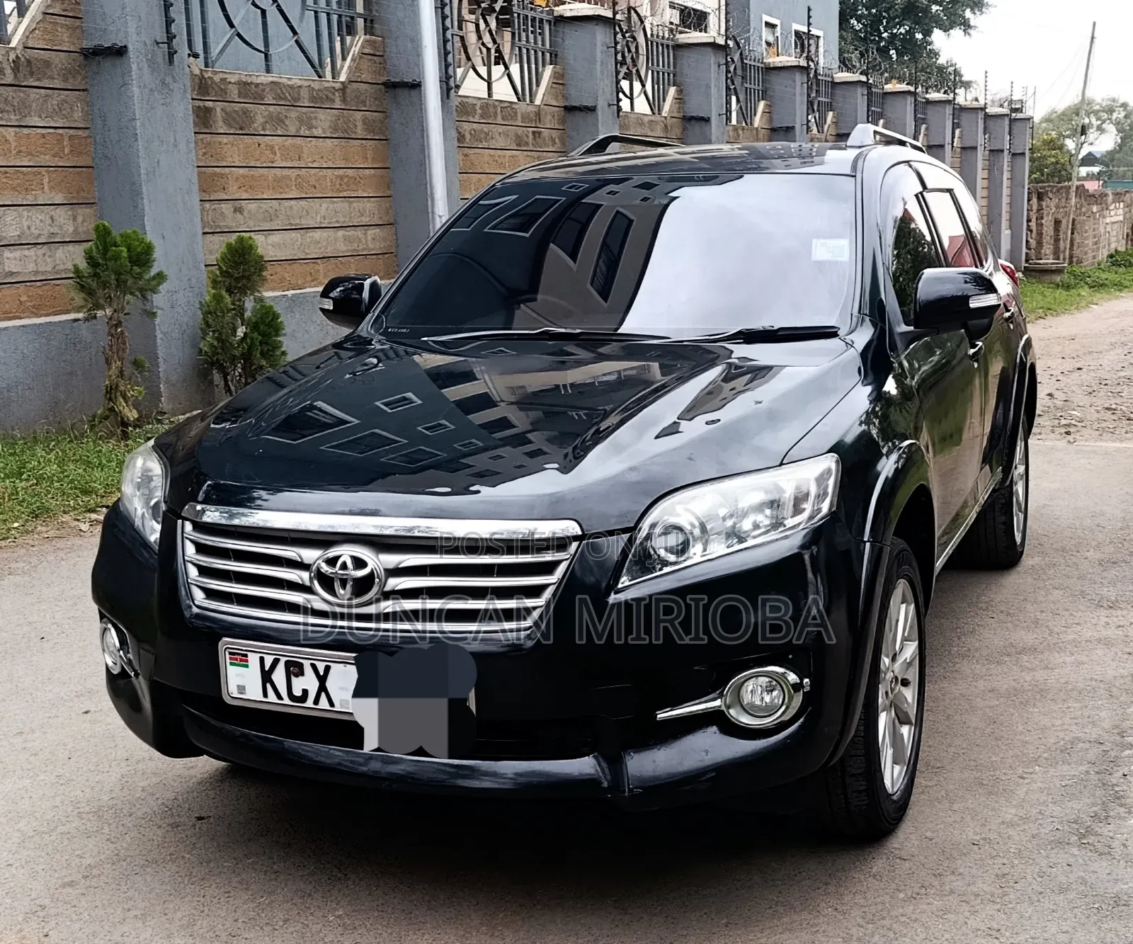 Toyota Vanguard 2012 Black