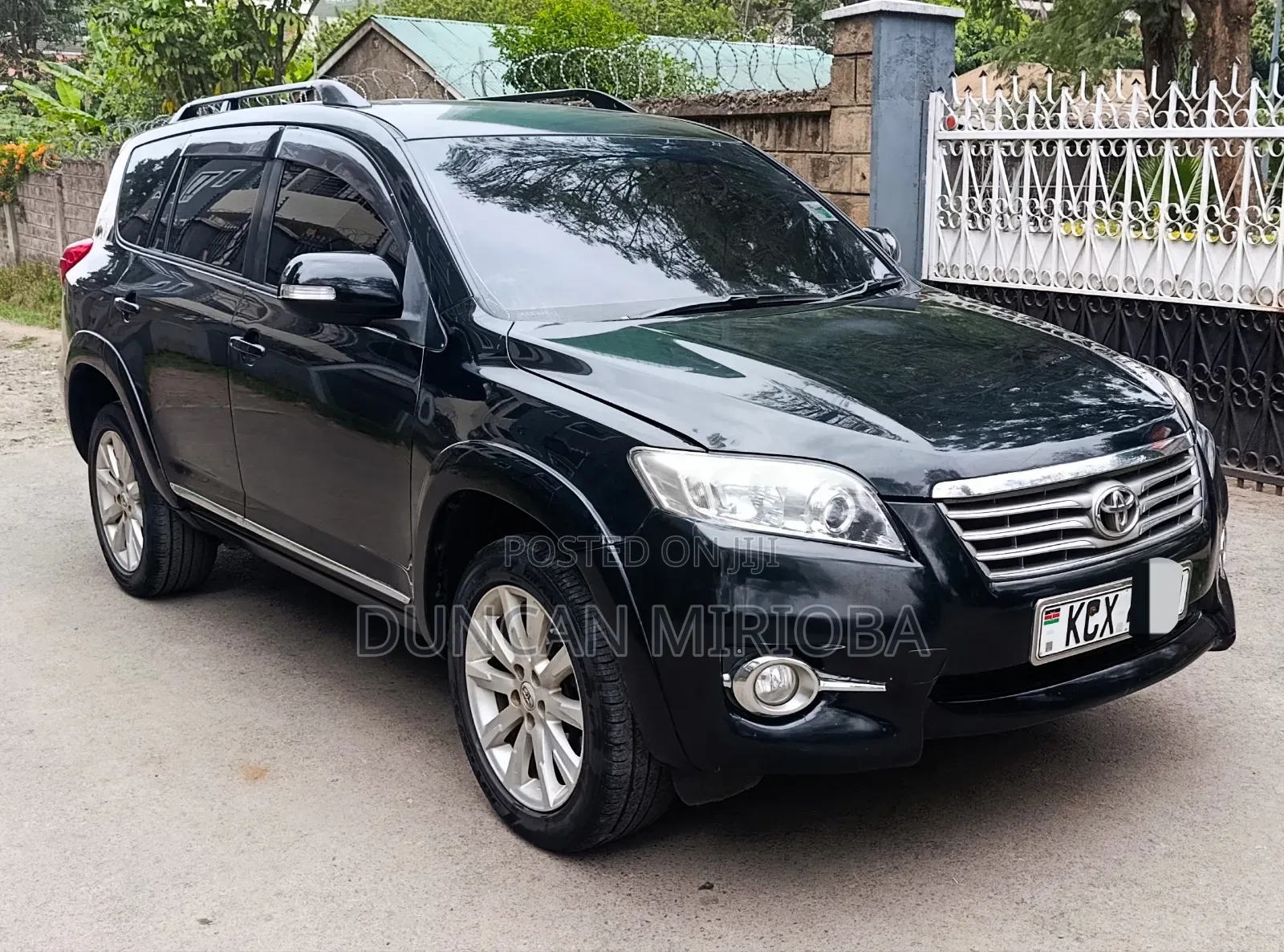 Toyota Vanguard 2012 Black