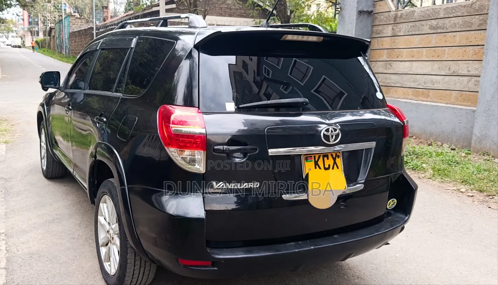Toyota Vanguard 2012 Black