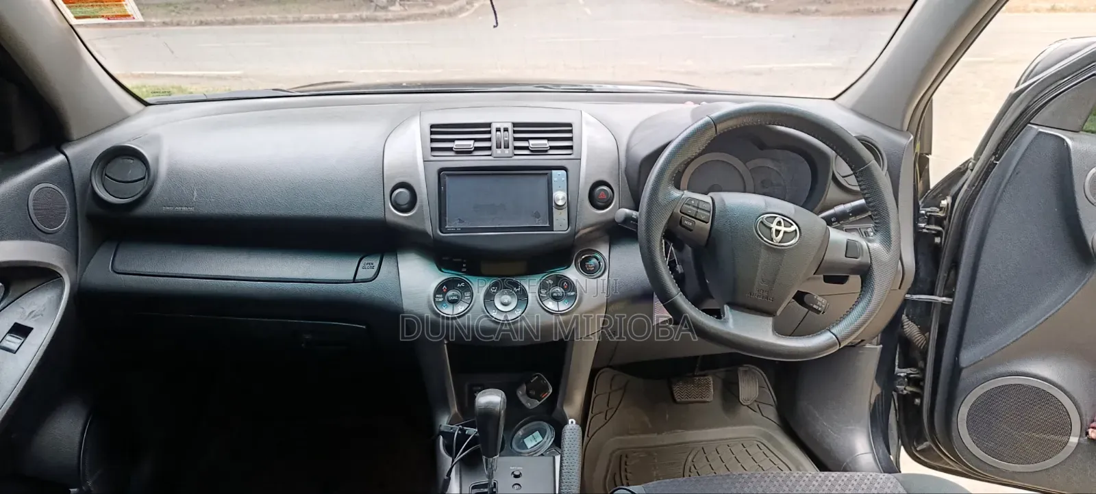 Toyota Vanguard 2012 Black