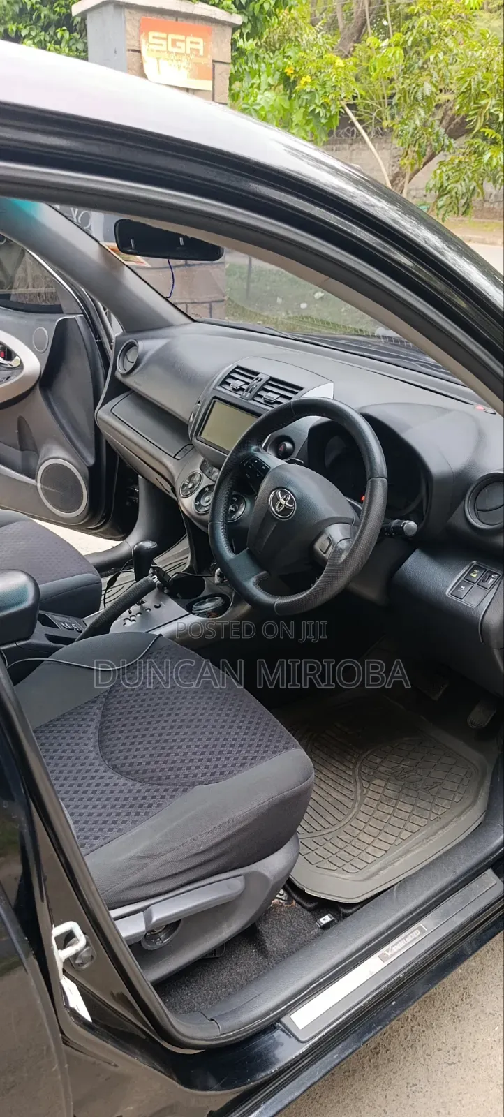 Toyota Vanguard 2012 Black
