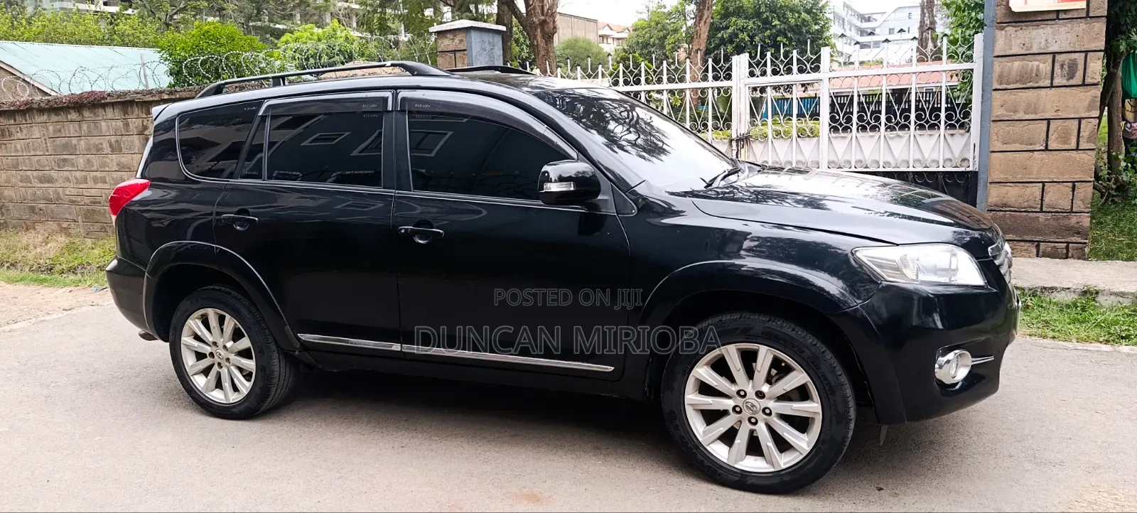 Toyota Vanguard 2012 Black