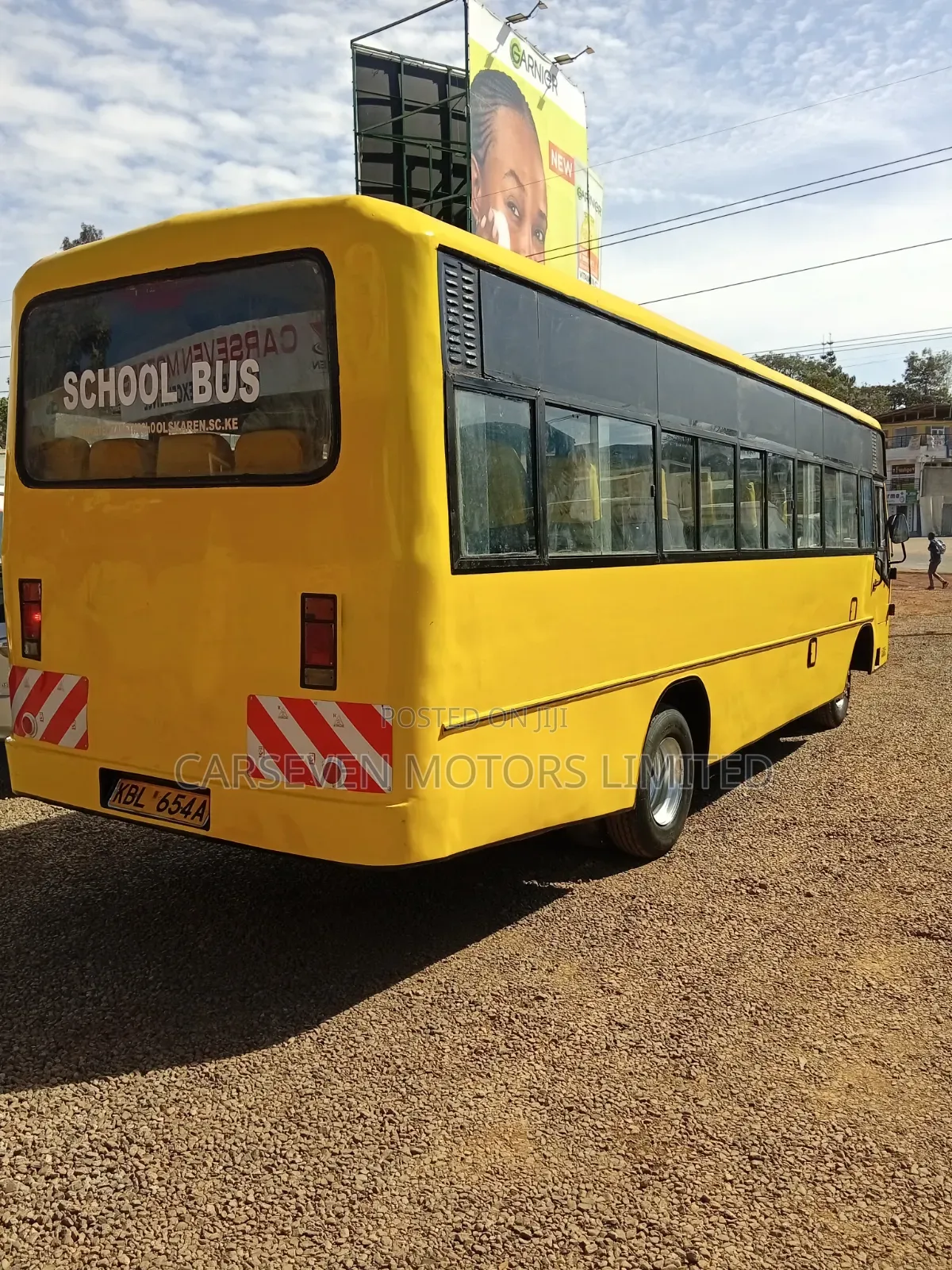Isuzu NQR 2009 Yellow
