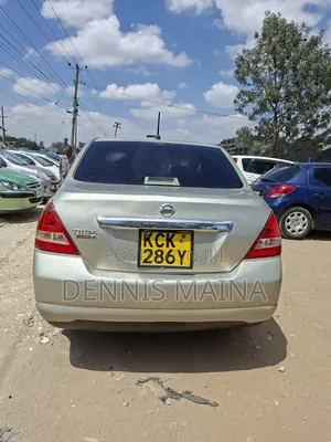 Nissan Tiida 1.5L 16V 2011 Gold