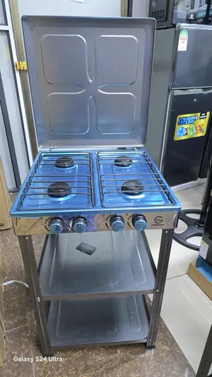 4 Gas Standing Cooker With Shelves