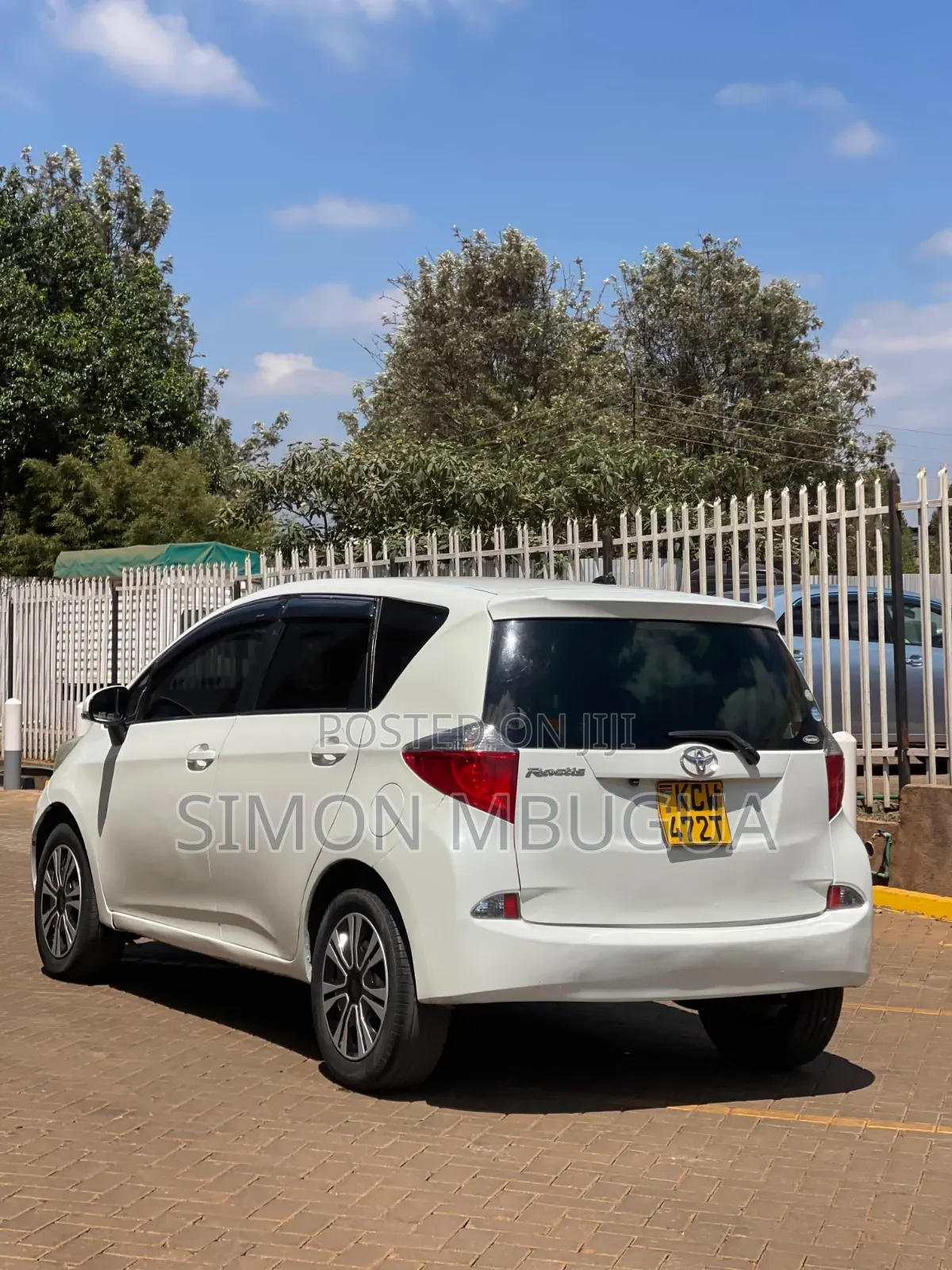 Toyota Ractis 2012 White