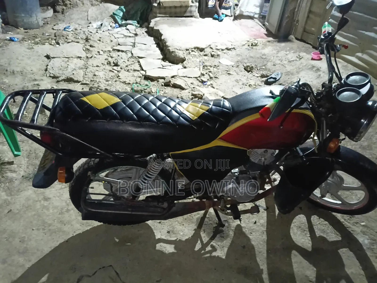 TVS HLX 125 2021 Red