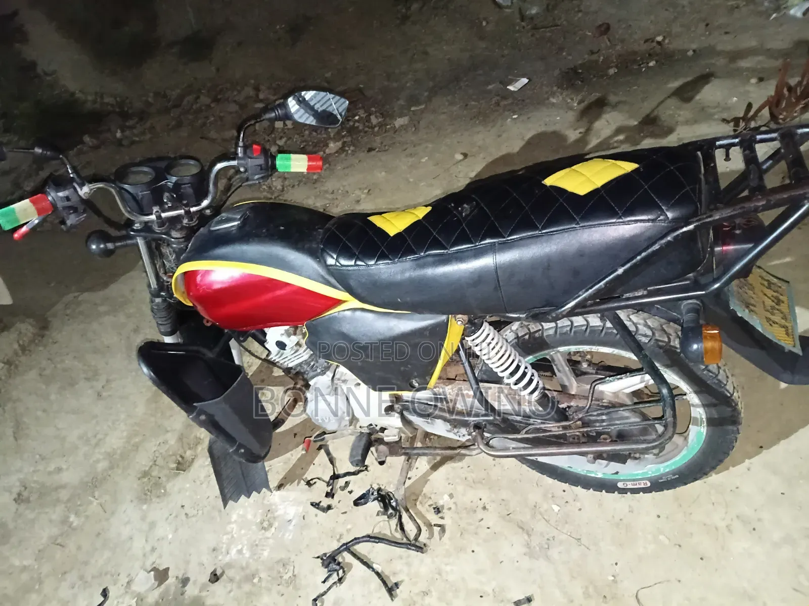 TVS HLX 125 2021 Red
