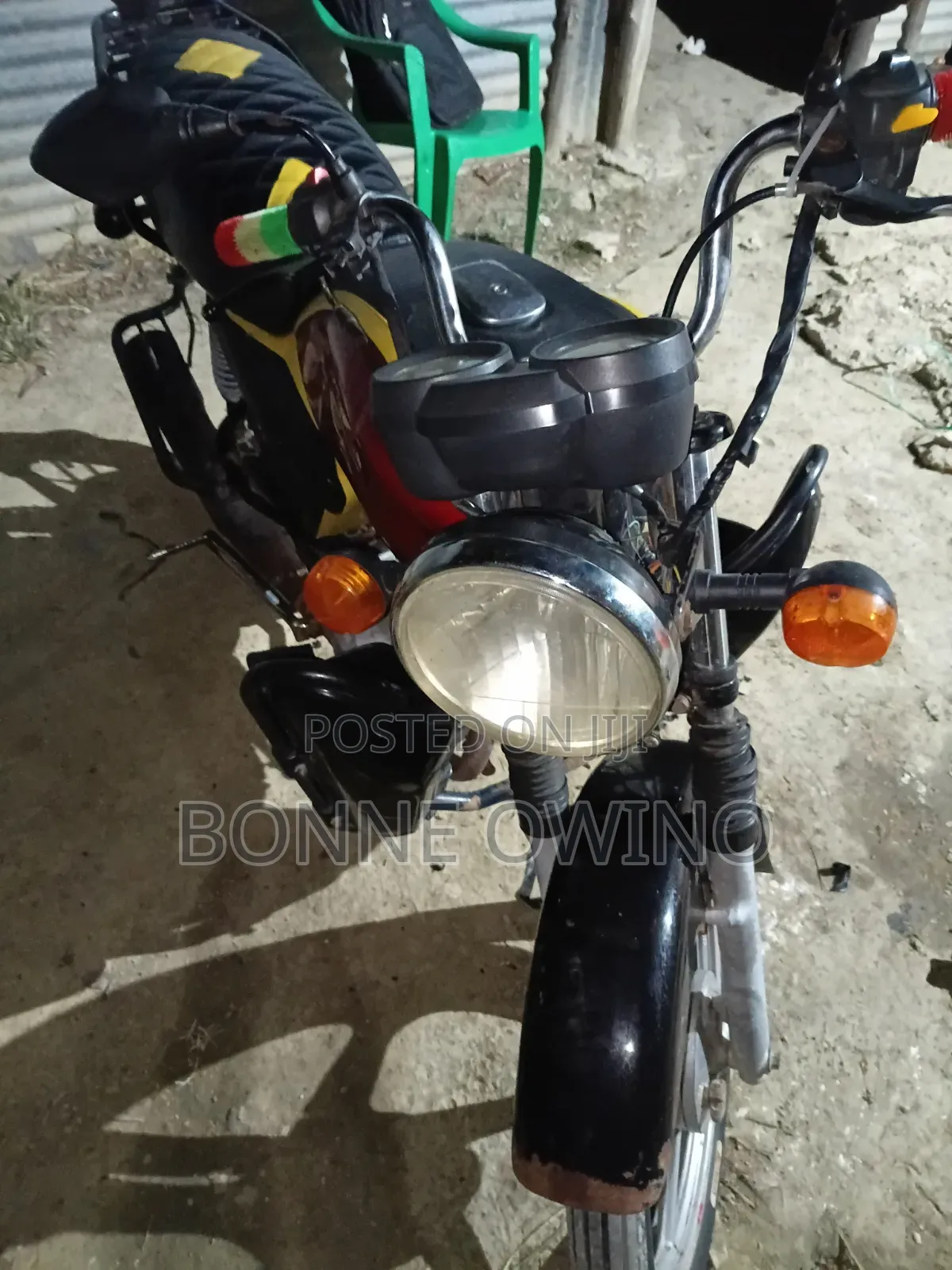 TVS HLX 125 2021 Red