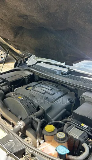 Land Rover Discovery 2010 Gray