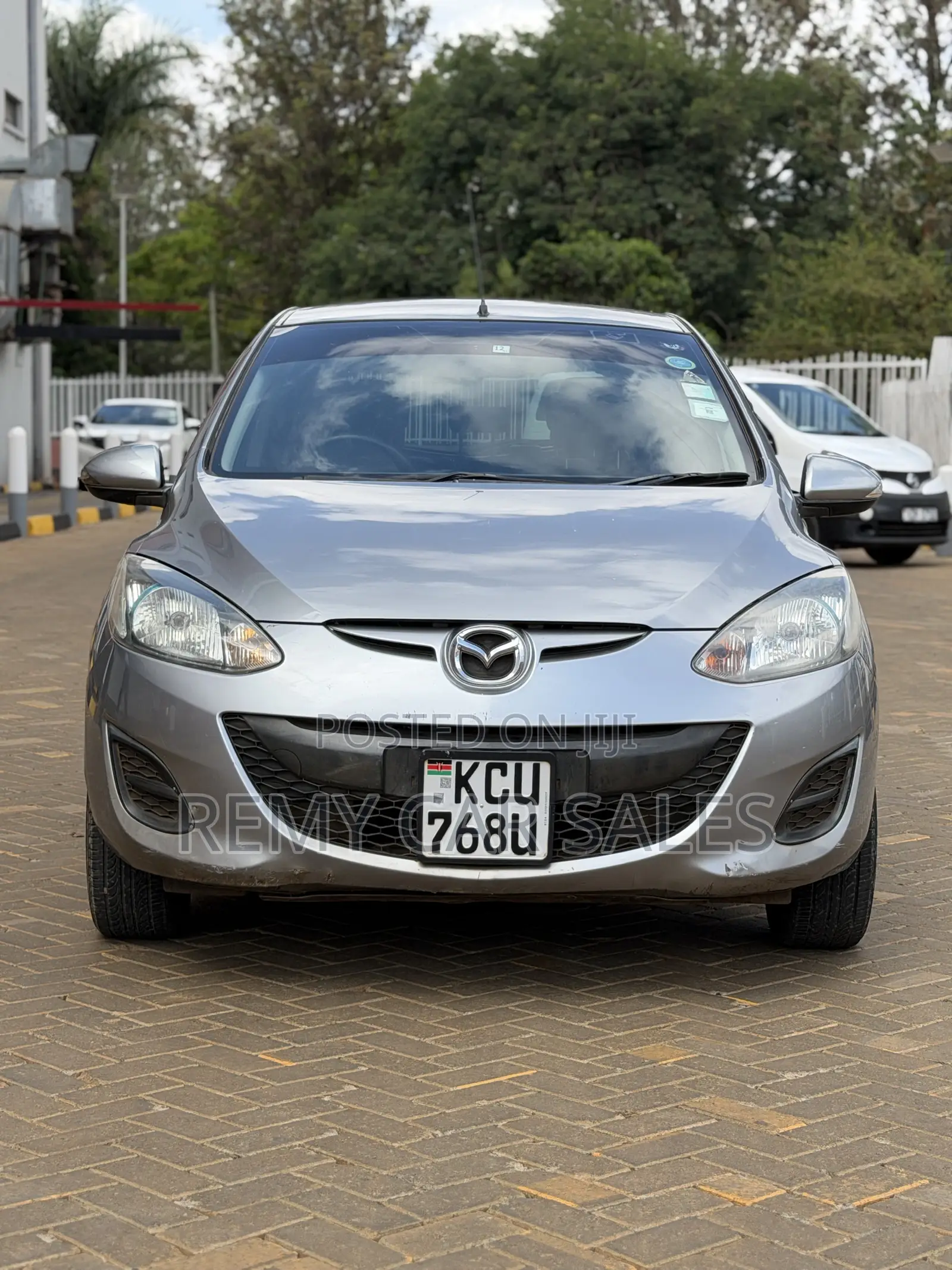 Mazda Demio 2012 Silver