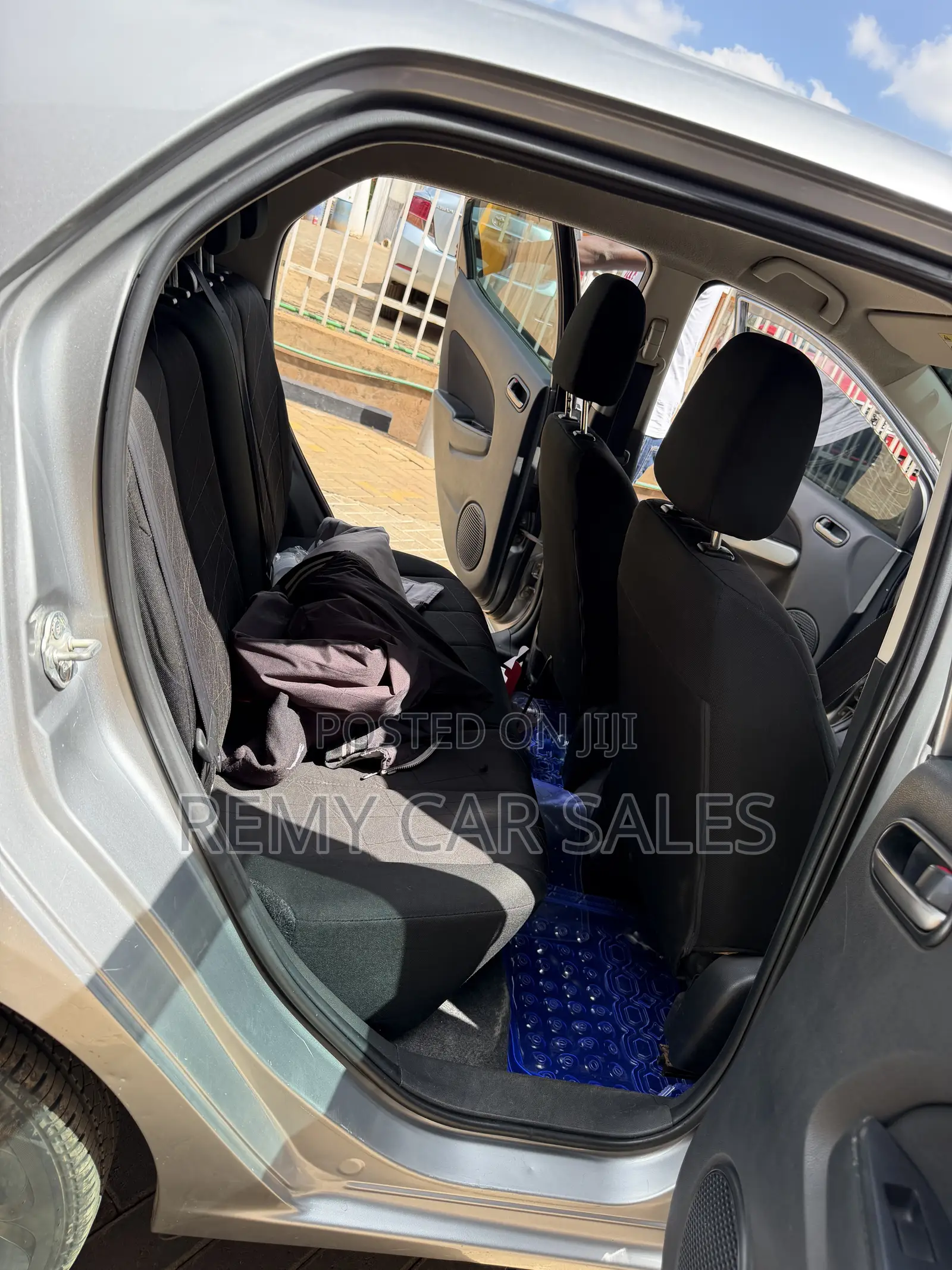 Mazda Demio 2012 Silver