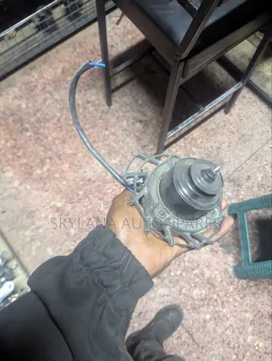 Toyota 100 Fan Motor