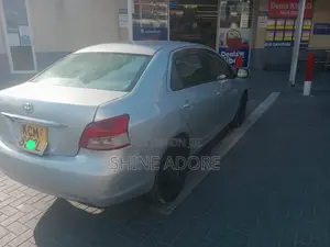Toyota Belta 2010 Silver