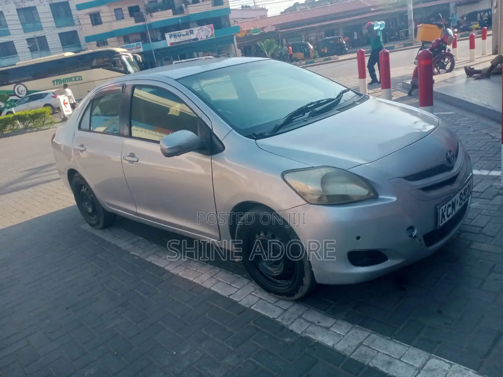 Toyota Belta 2010 Silver