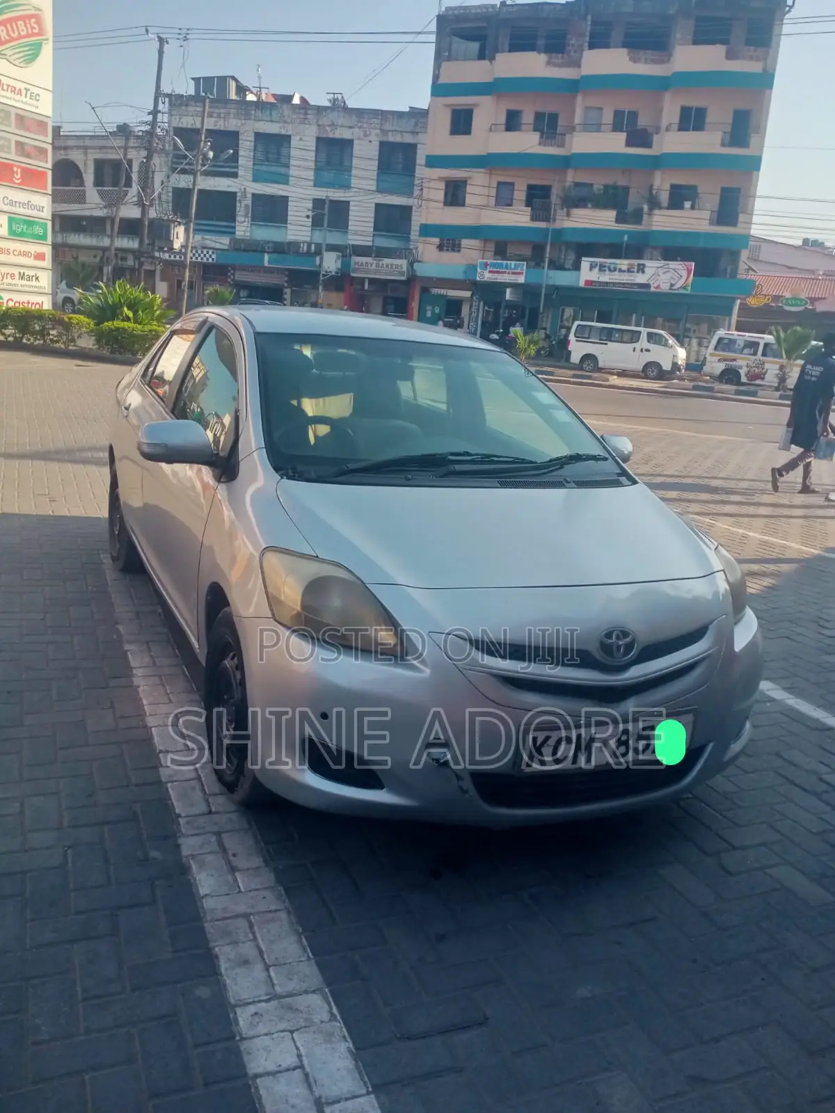 Toyota Belta 2010 Silver