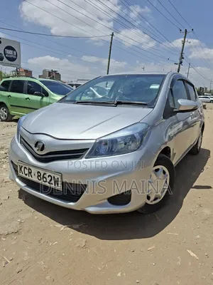 Toyota Vitz 1.3 FWD 5dr 2012 Silver