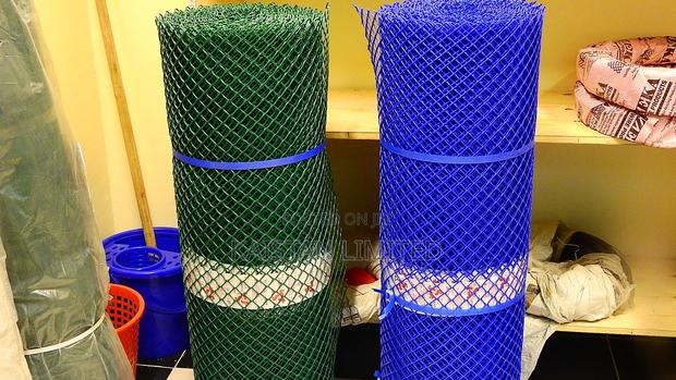 Plastic Chicken Wire Mesh 25 M by 1 M - thumbnail 2