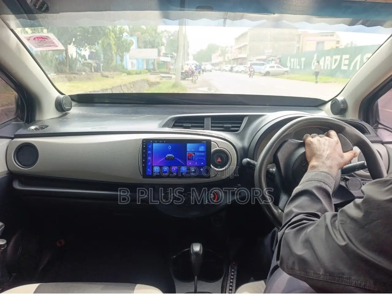 Toyota Vitz 2011 Black
