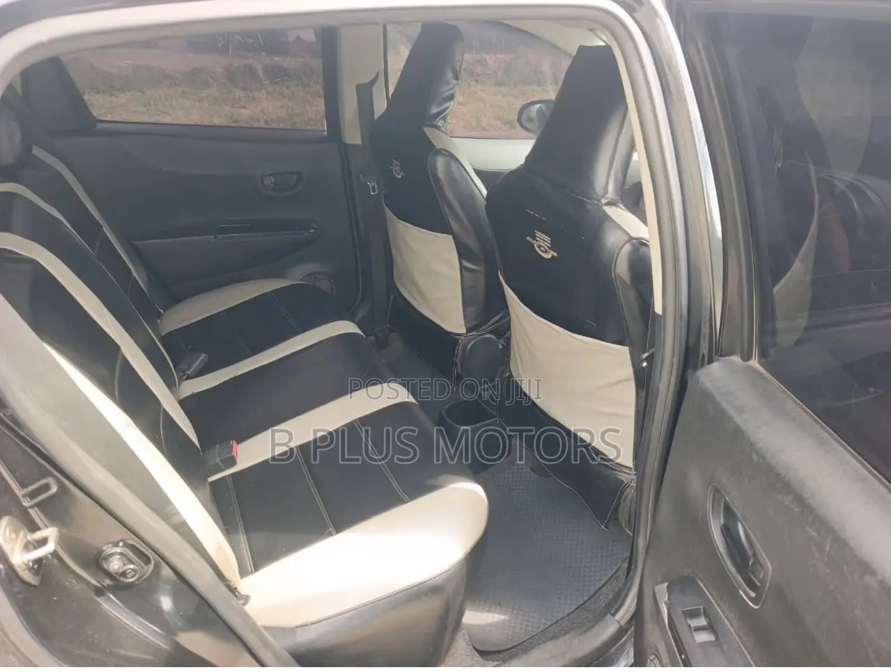 Toyota Vitz 2011 Black