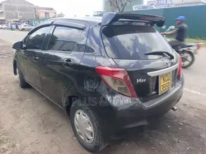 Toyota Vitz 2011 Black