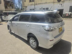 Toyota Wish 2012 Silver