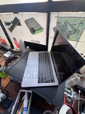 Laptop Apple MacBook Pro 2017 8GB Intel Core i5 SSD 128GB
