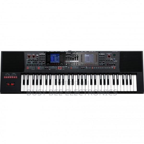 Roland EA-7 Arranger Keyboard - main view