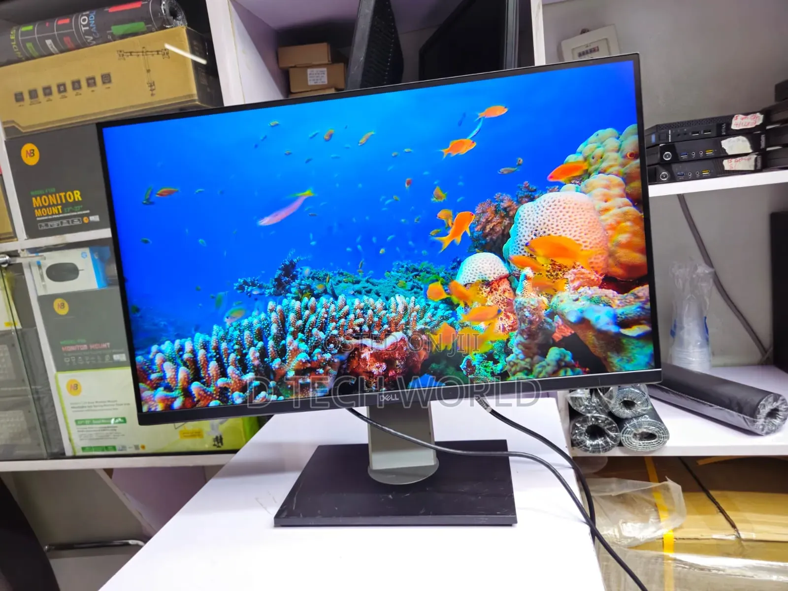 Dell P2720DC 27 Inch Monitor
2k Resolution
75hz Refresh Rate