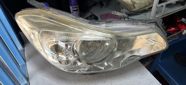 Headlight Subaru N16 - main view
