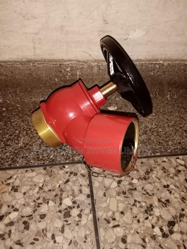Screwed Landing Valve