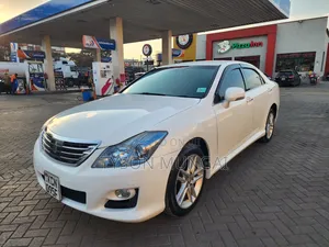 Toyota Crown 2010 White