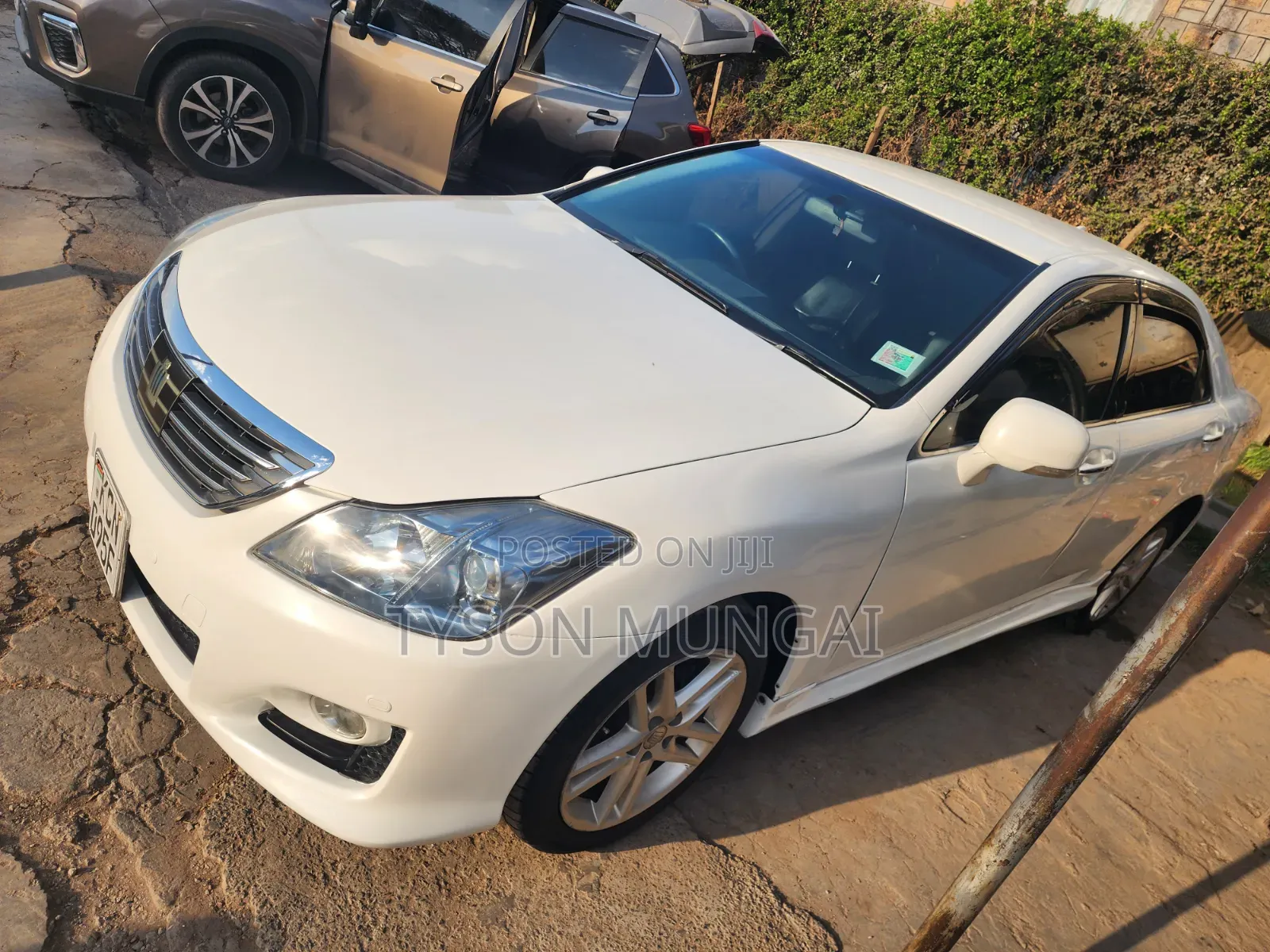 Toyota Crown 2010 White