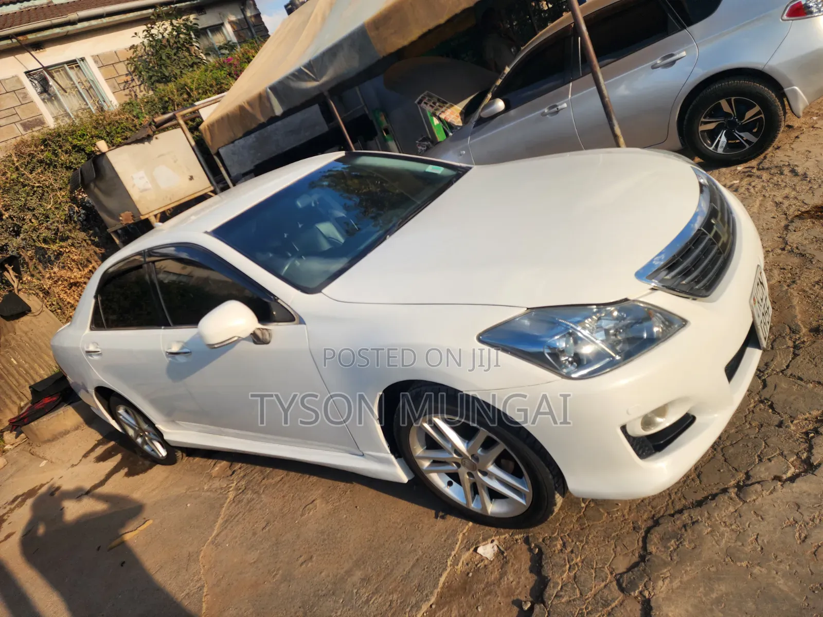 Toyota Crown 2010 White