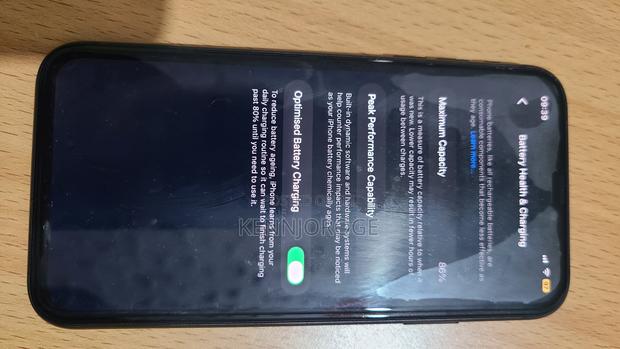 Apple iPhone 11 64 GB Black - main view