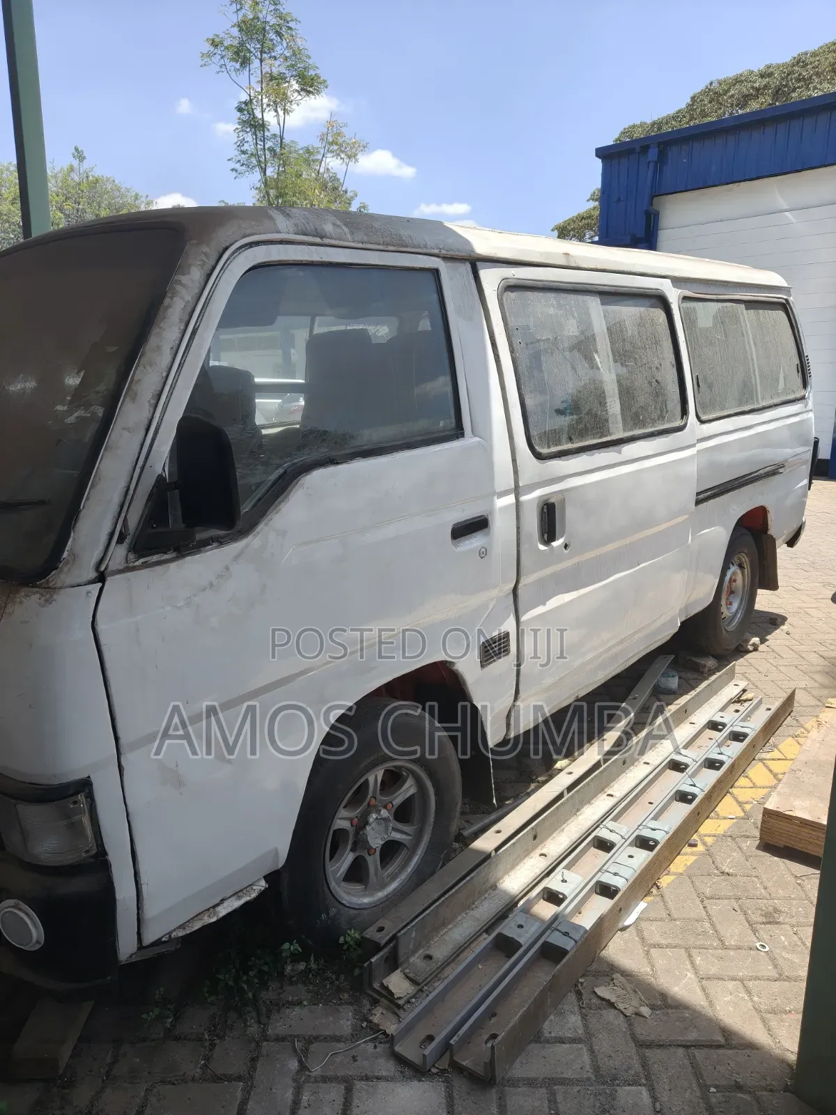 Nissan Caravan (Urvan) 2001 White