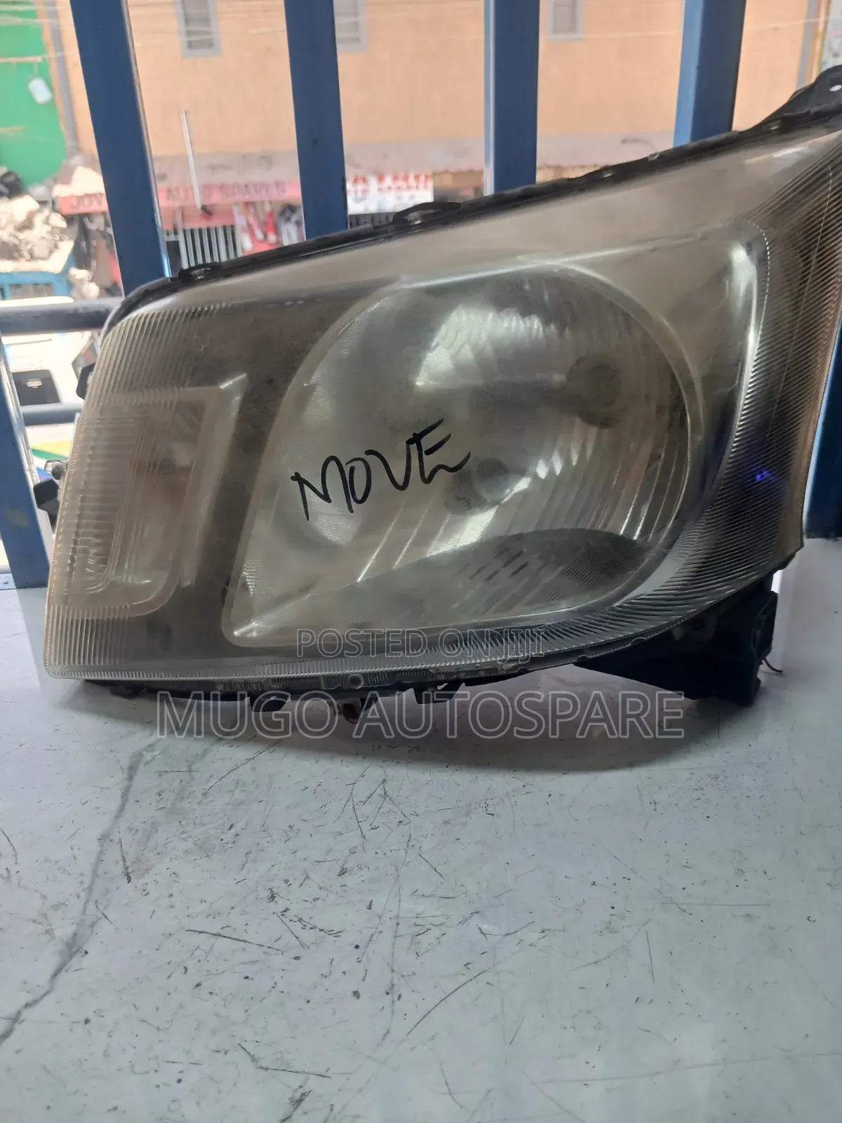 Daihatsu Move Headlight