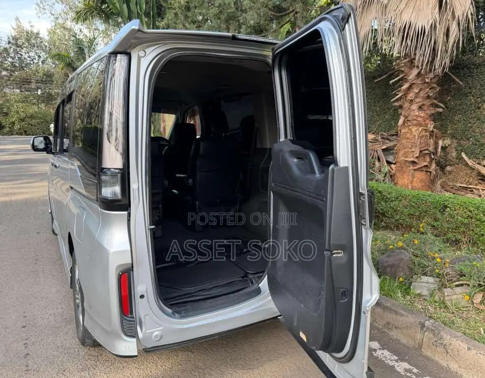 Honda Stepwgn 2018 Silver
