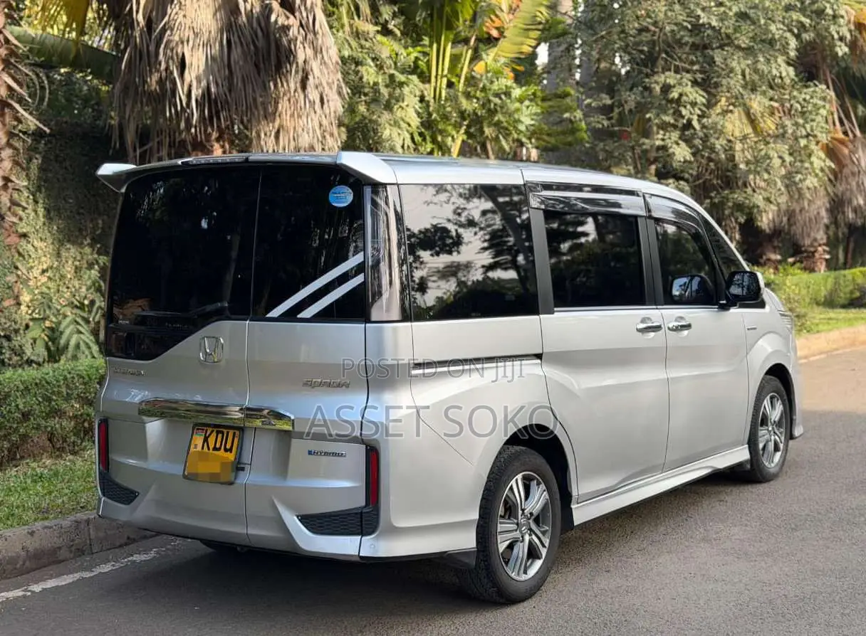 Honda Stepwgn 2018 Silver