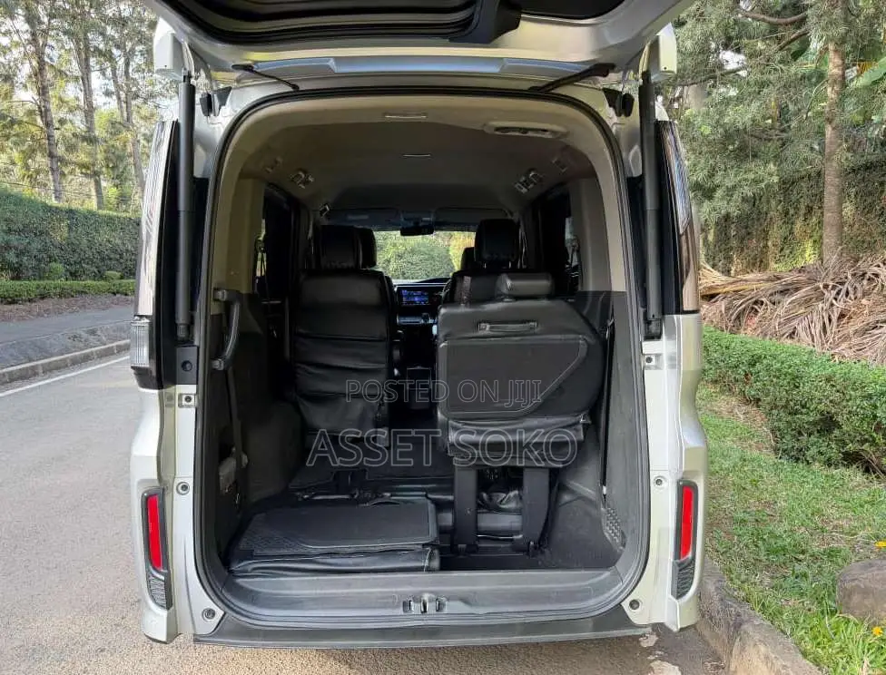 Honda Stepwgn 2018 Silver