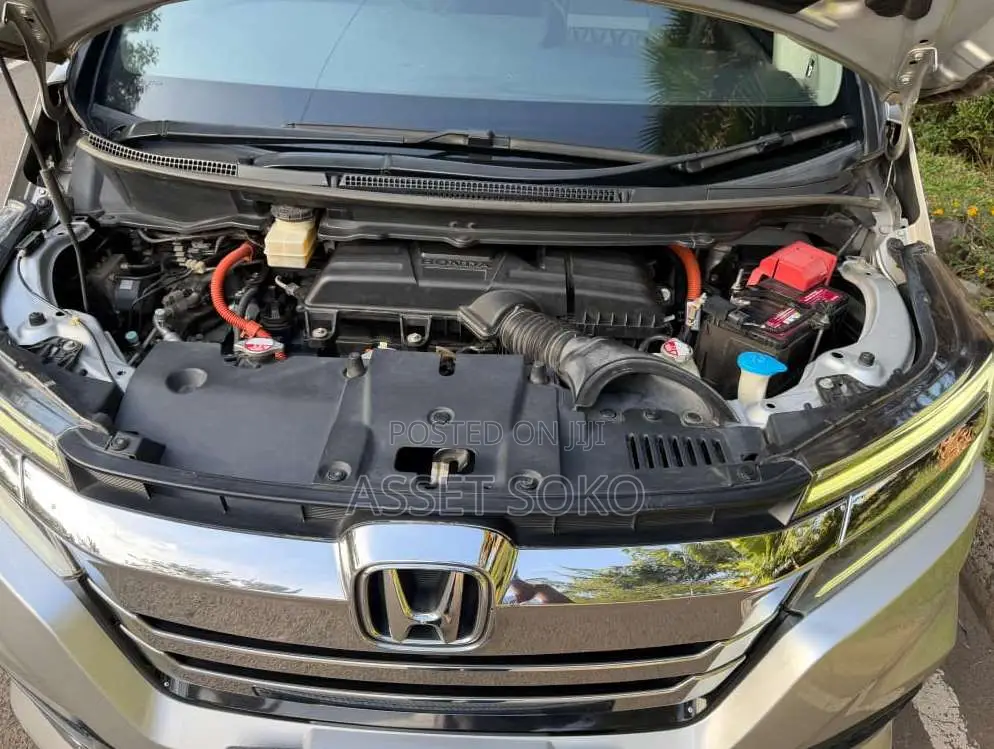 Honda Stepwgn 2018 Silver