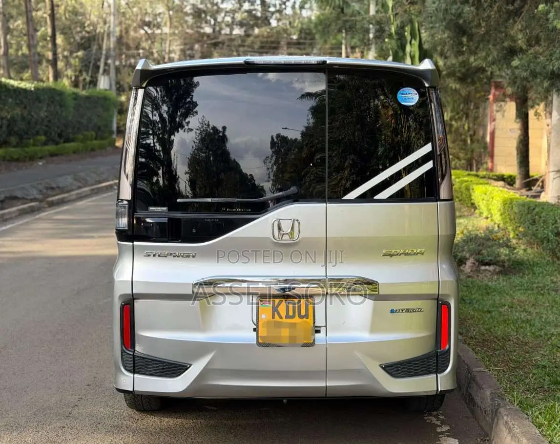 Honda Stepwgn 2018 Silver