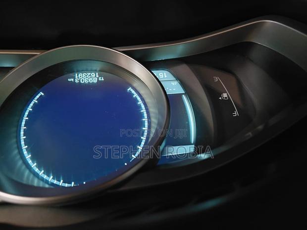 Volvo V40 2014 - main view