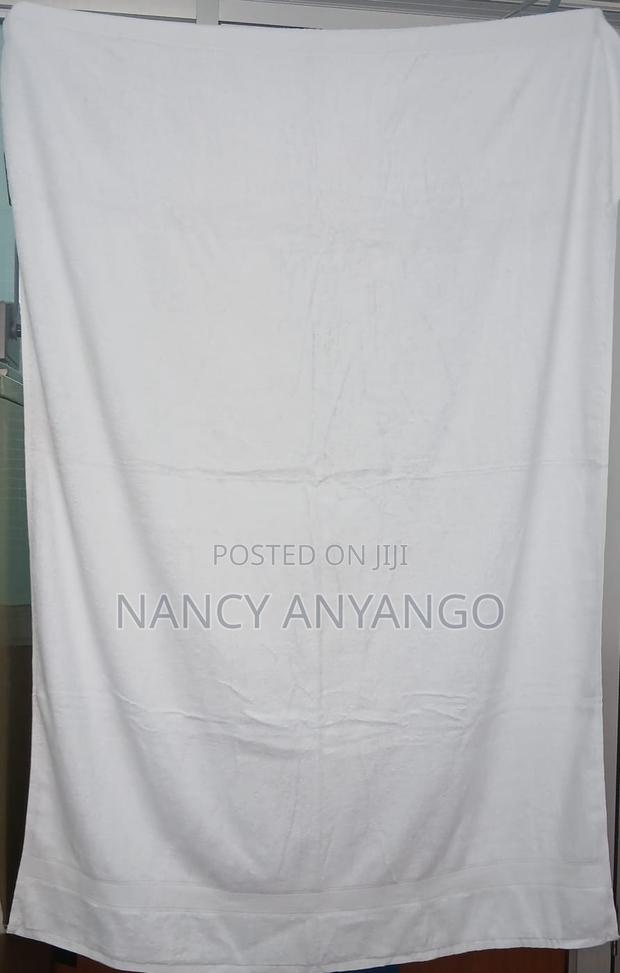 White Cotton Towel 150*100 - thumbnail 3