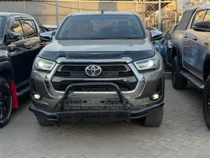 Toyota Hilux 2021 Gold